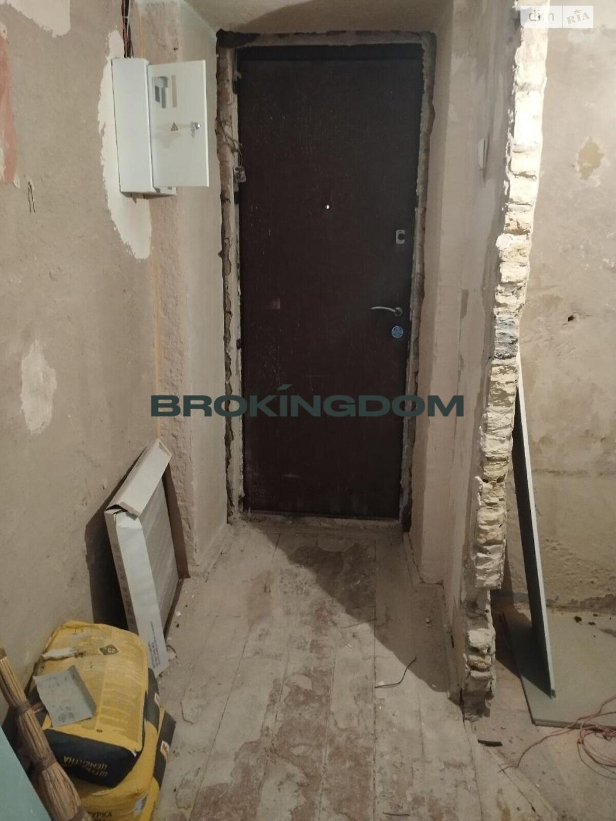 Продажа трехкомнатной квартиры в Киеве, на ул. Кириловская 118, район Куреневка фото 1 Продажа трехкомнатной квартиры в Киеве, на ул. Кириловская 118, район Куреневка фото 1