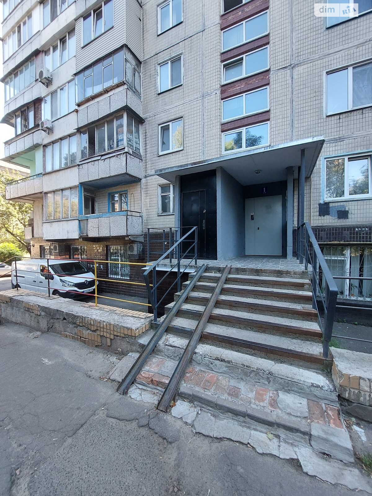 Продаж двокімнатної квартири в Києві, на вул. Петропавлівська 6, район Куренівка фото 1 Продаж двокімнатної квартири в Києві, на вул. Петропавлівська 6, район Куренівка фото 1