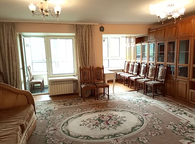 Продажа трехкомнатной квартиры в Киеве, на ул. Захарьевская 3а район Куреневка фото 1 Продажа трехкомнатной квартиры в Киеве, на ул. Захарьевская 3а район Куреневка фото 1