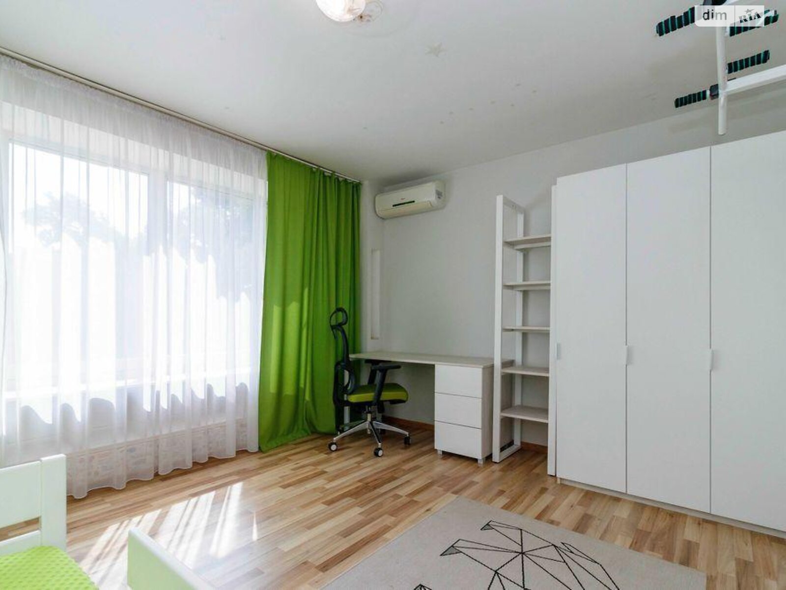 Продажа двухкомнатной квартиры в Киеве, на ул. Братиславская 7, район Лесной Массив фото 1 Продажа двухкомнатной квартиры в Киеве, на ул. Братиславская 7, район Лесной Массив фото 1