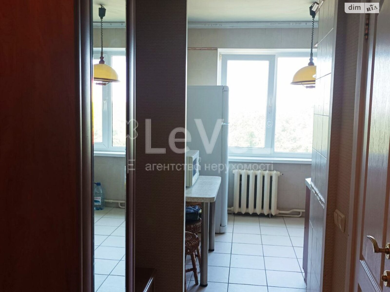 Продаж трикімнатної квартири в Києві, на вул. Космонавта Поповича 4, район Лісовий Масив фото 1 Продаж трикімнатної квартири в Києві, на вул. Космонавта Поповича 4, район Лісовий Масив фото 1