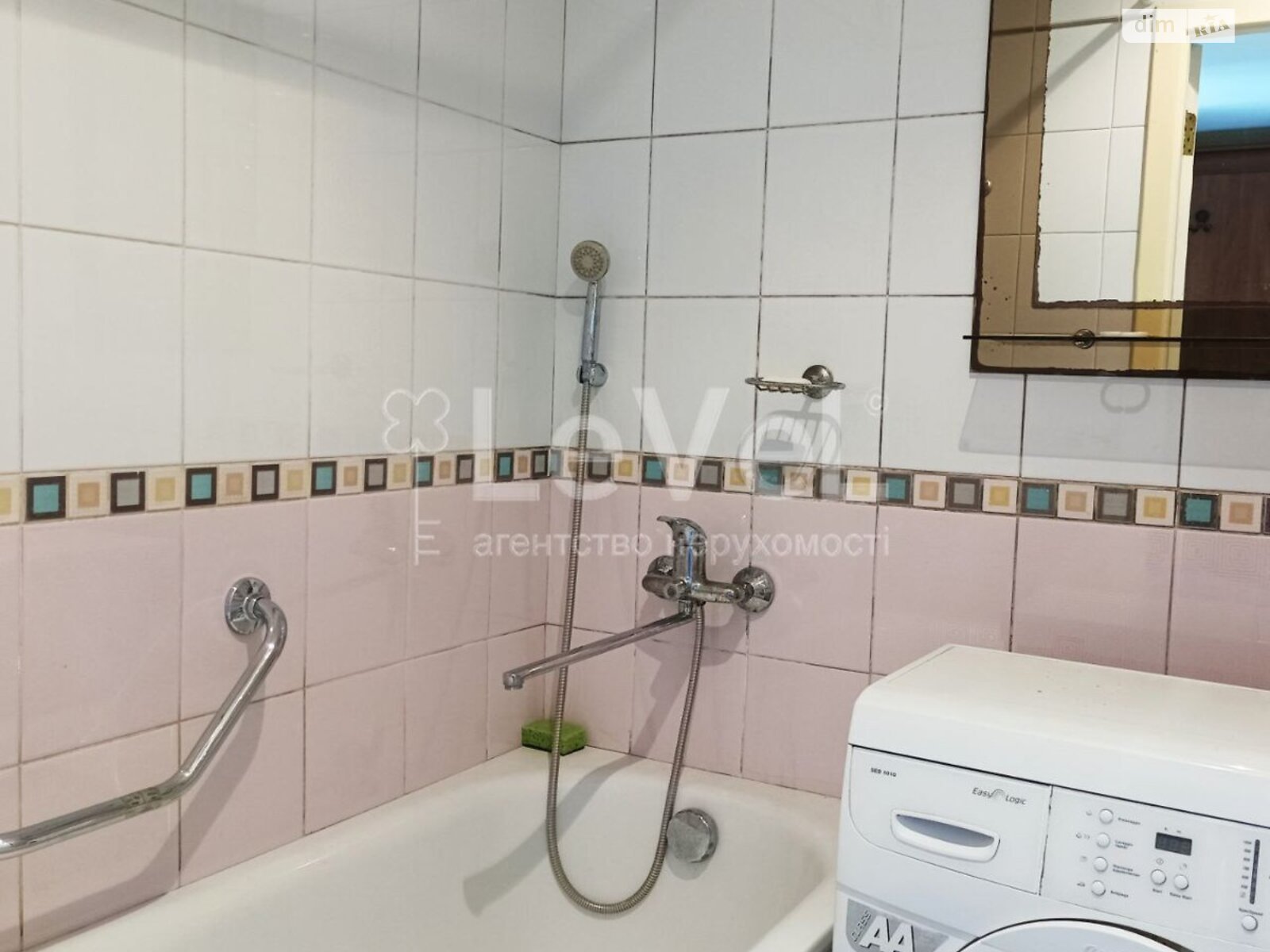 Продаж трикімнатної квартири в Києві, на вул. Космонавта Поповича 4, район Лісовий Масив фото 1 Продаж трикімнатної квартири в Києві, на вул. Космонавта Поповича 4, район Лісовий Масив фото 1