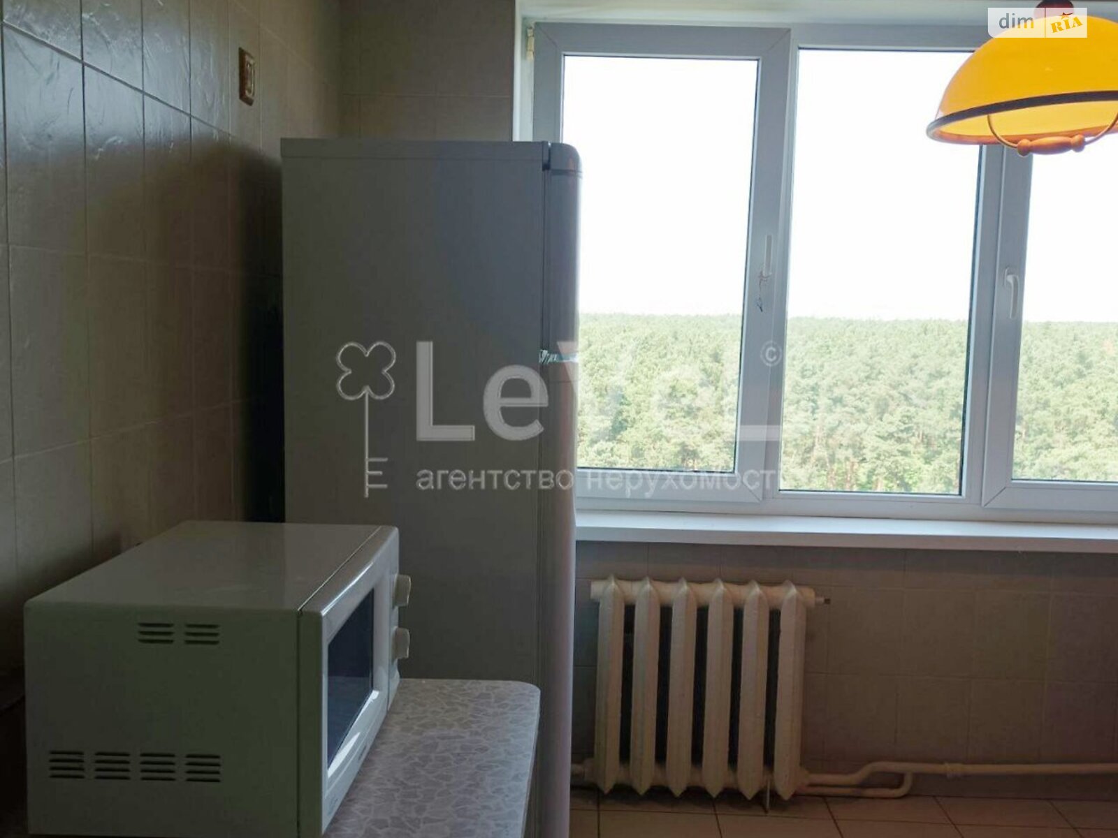 Продаж трикімнатної квартири в Києві, на вул. Космонавта Поповича 4, район Лісовий Масив фото 1 Продаж трикімнатної квартири в Києві, на вул. Космонавта Поповича 4, район Лісовий Масив фото 1