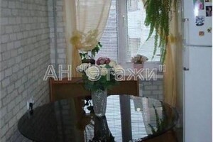 Продажа трехкомнатной квартиры в Киеве, на ул. Кубанской Украины 45В, район Лесной Массив фото 2