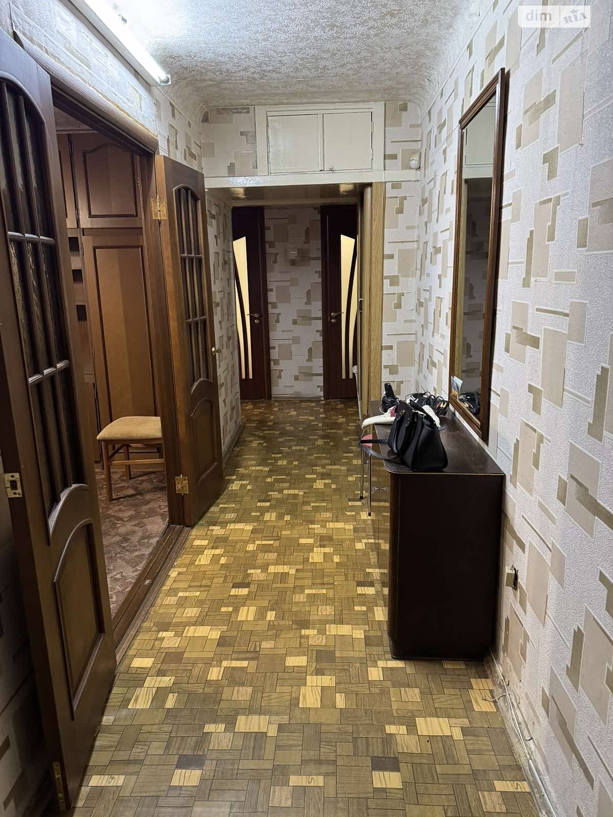 Продаж трикімнатної квартири в Києві, на просп. Лісовий 5, район Лісовий Масив фото 1 Продаж трикімнатної квартири в Києві, на просп. Лісовий 5, район Лісовий Масив фото 1