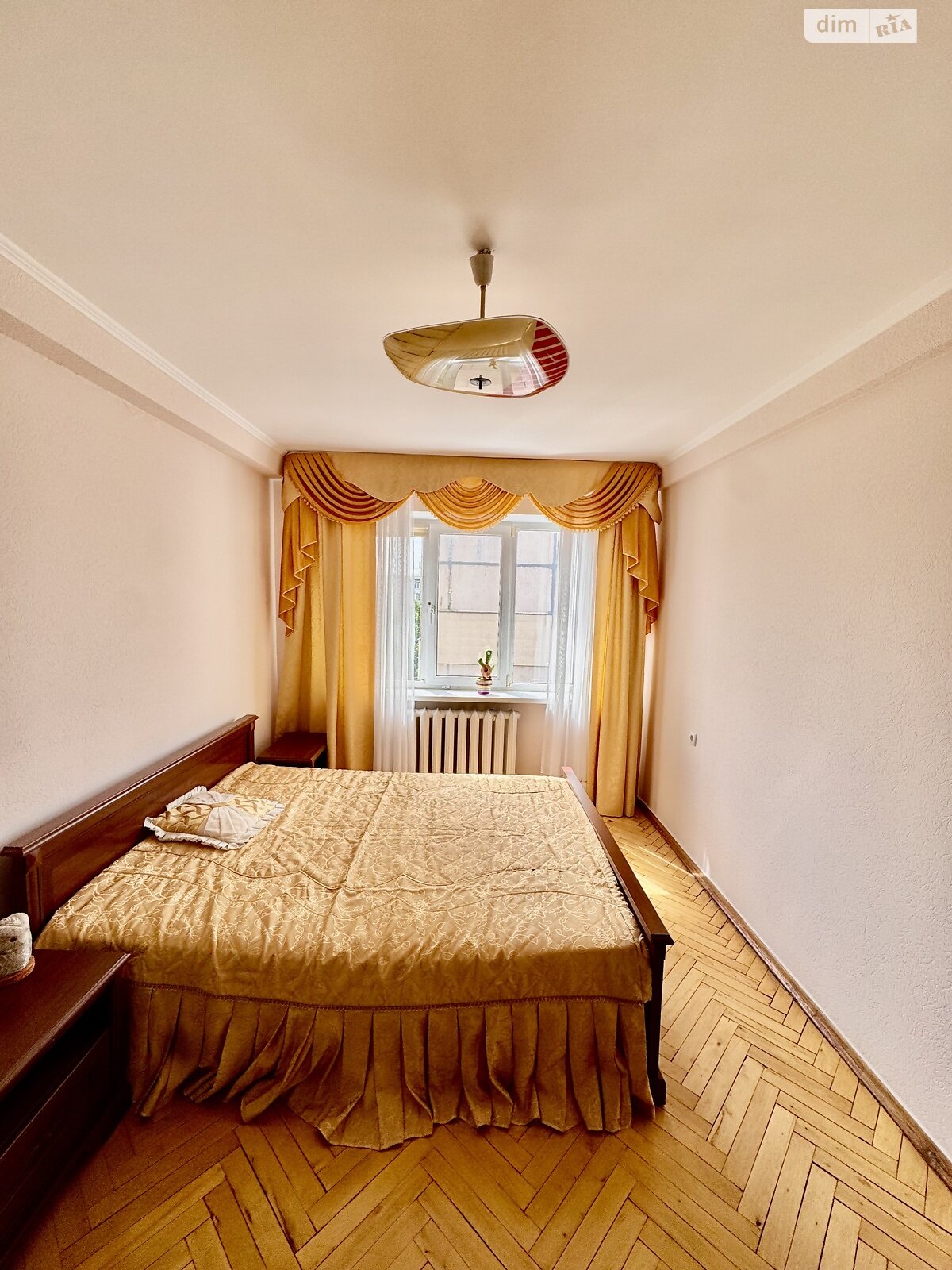 Продаж трикімнатної квартири в Києві, на вул. Мілютенка 28А, район Лісовий Масив фото 1 Продаж трикімнатної квартири в Києві, на вул. Мілютенка 28А, район Лісовий Масив фото 1