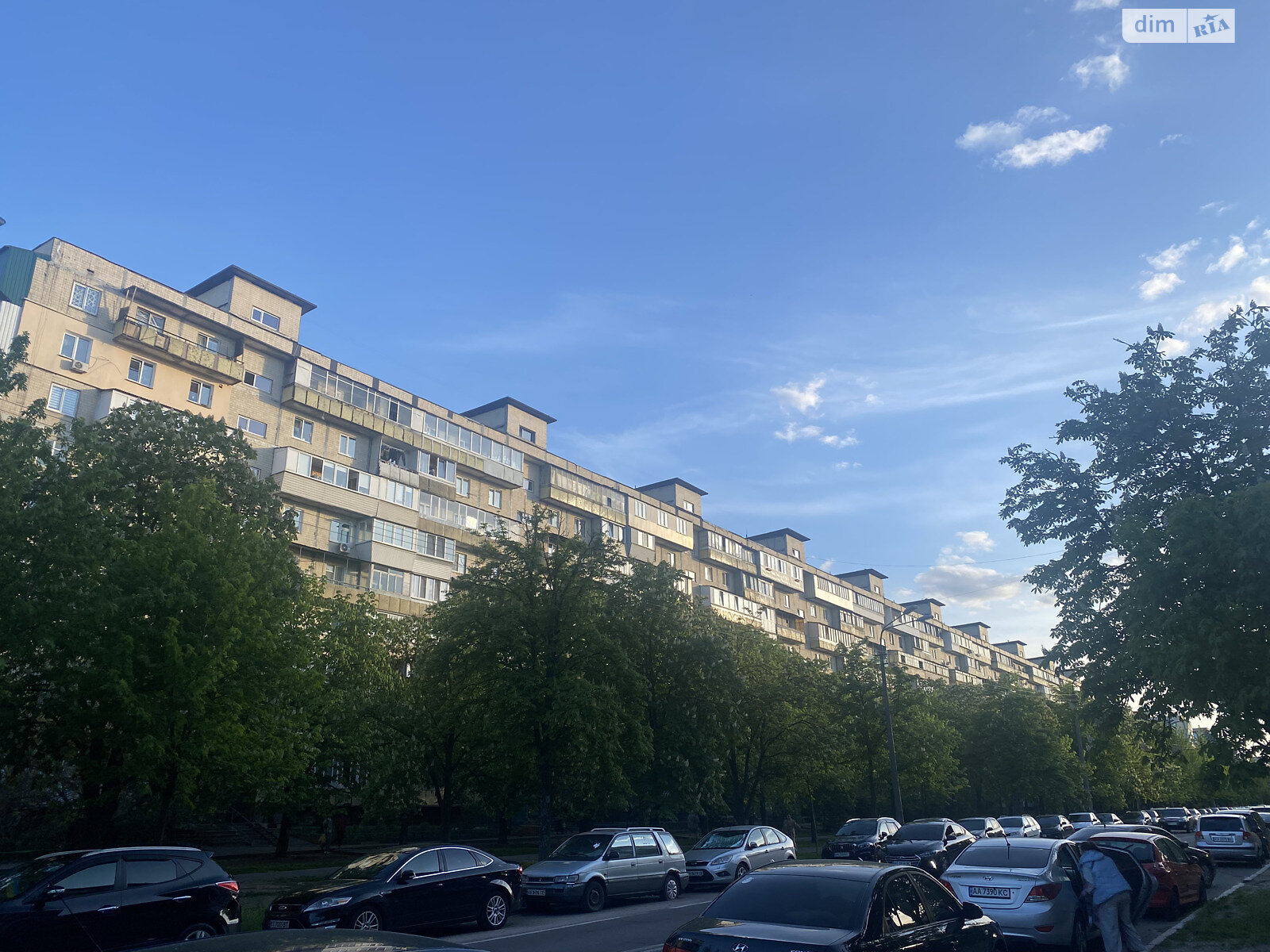 Продажа трехкомнатной квартиры в Киеве, на ул. Ореста Левицкого 18, район Лесной Массив фото 1 Продажа трехкомнатной квартиры в Киеве, на ул. Ореста Левицкого 18, район Лесной Массив фото 1