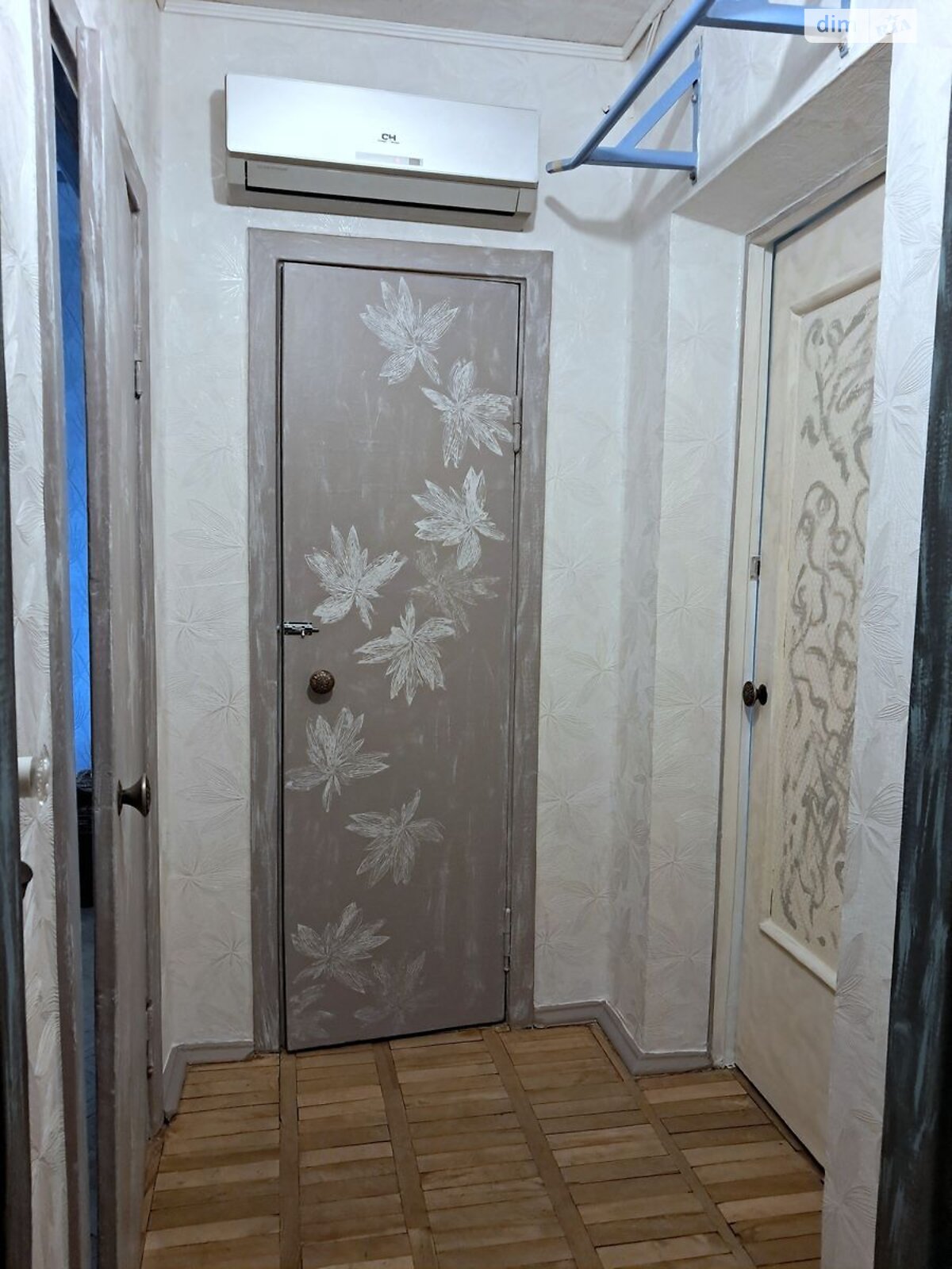 Продажа трехкомнатной квартиры в Киеве, на ул. Шолом-Алейхема 1, район Лесной Массив фото 1 Продажа трехкомнатной квартиры в Киеве, на ул. Шолом-Алейхема 1, район Лесной Массив фото 1