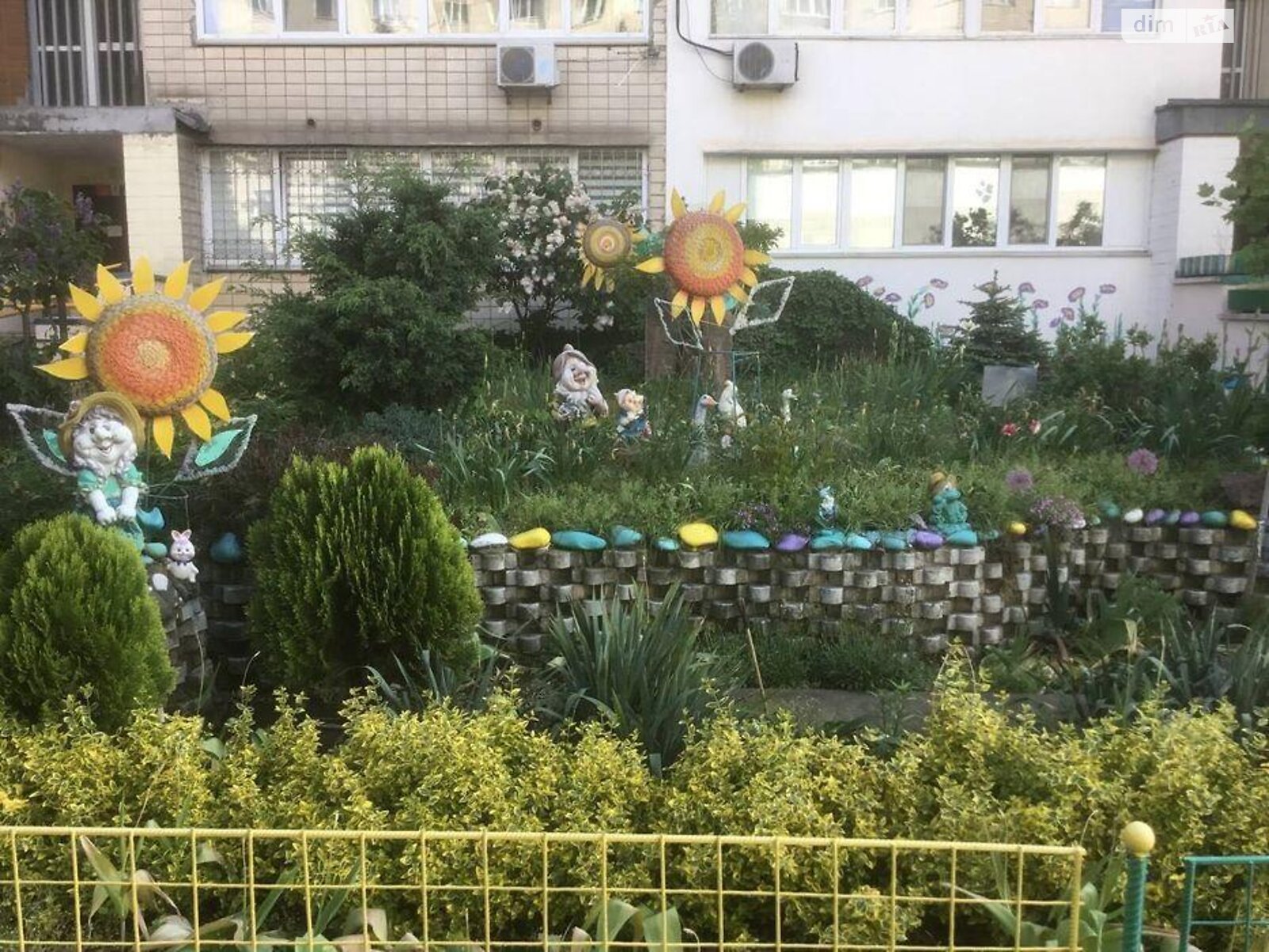 Продаж трикімнатної квартири в Києві, на вул. Митрополита Андрія Шептицького, район Лівобережний Масив фото 1 Продаж трикімнатної квартири в Києві, на вул. Митрополита Андрія Шептицького, район Лівобережний Масив фото 1