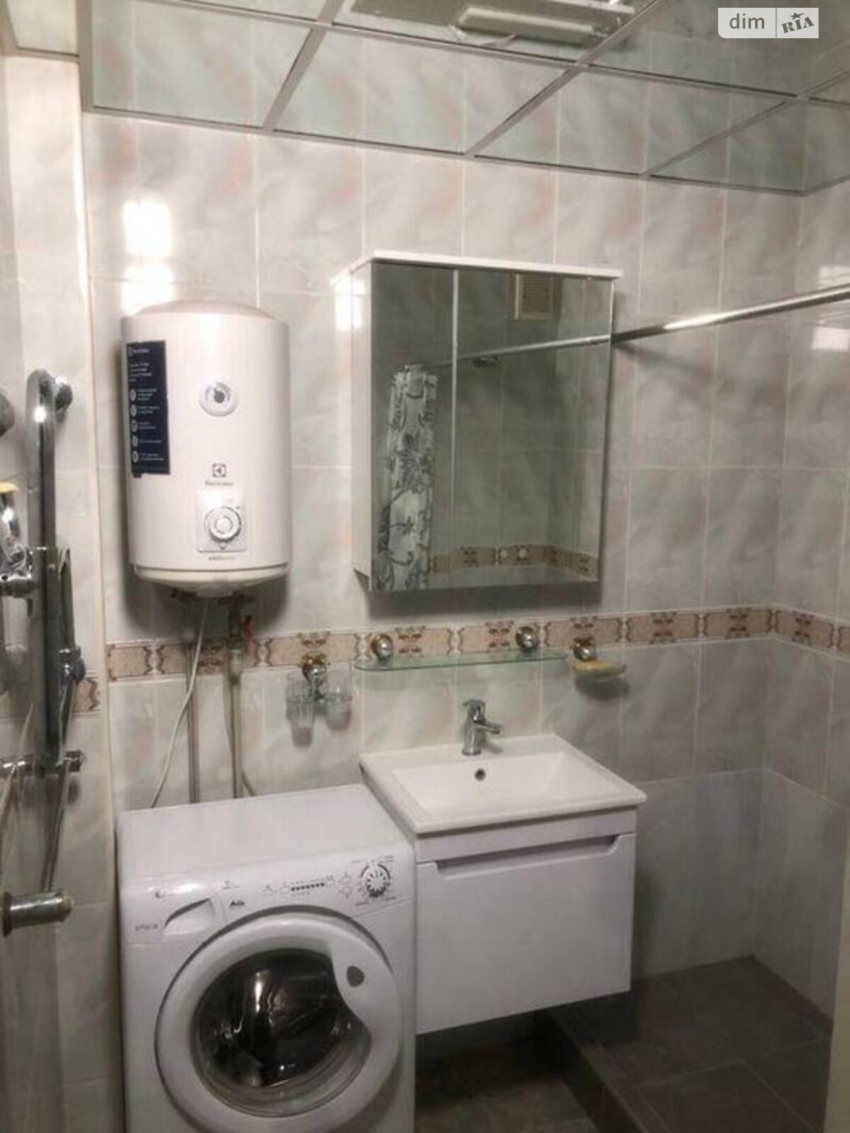 Продаж трикімнатної квартири в Києві, на вул. Митрополита Андрія Шептицького, район Лівобережний Масив фото 1 Продаж трикімнатної квартири в Києві, на вул. Митрополита Андрія Шептицького, район Лівобережний Масив фото 1