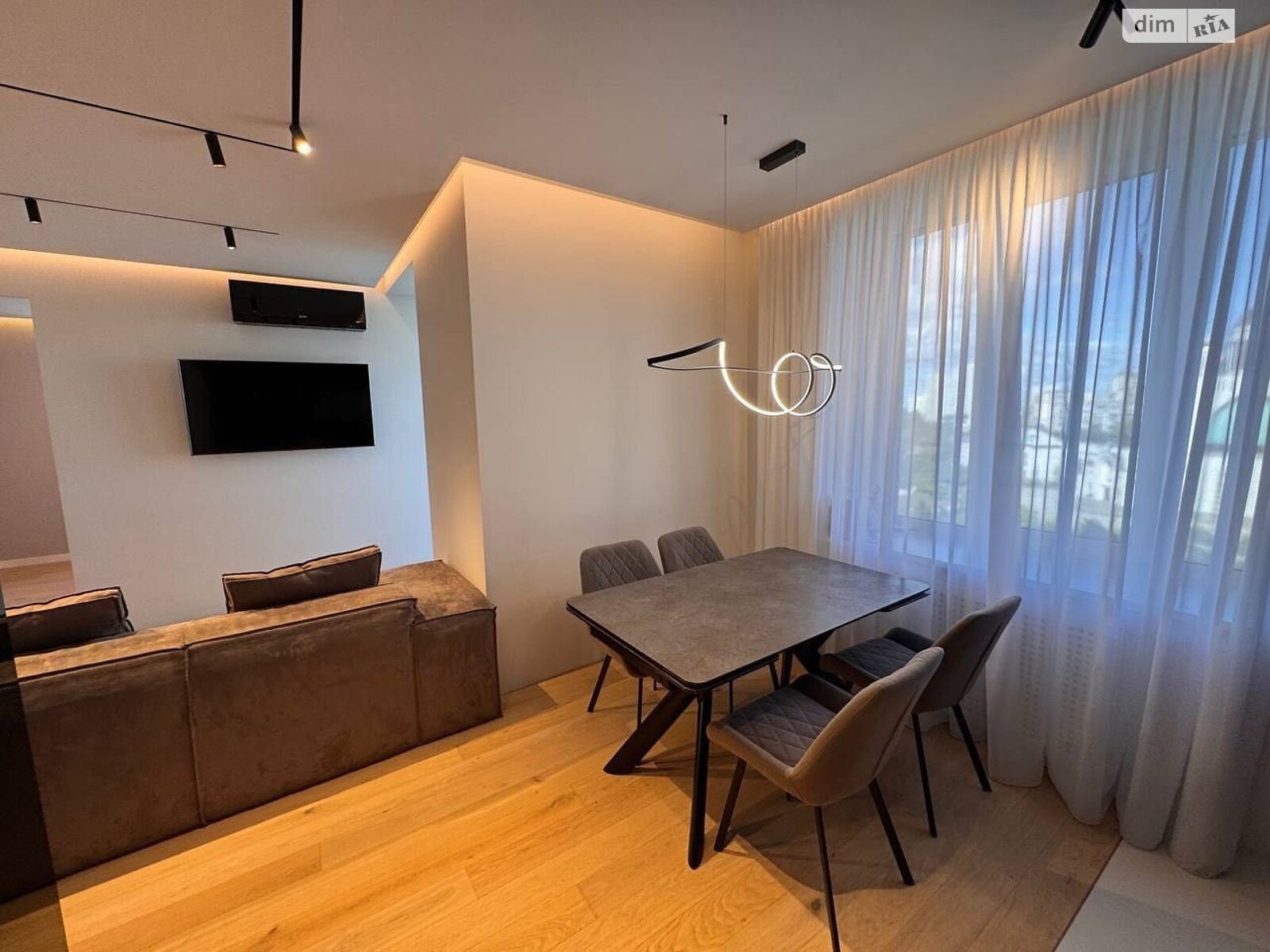 Продажа трехкомнатной квартиры в Киеве, на ул. Никольско-Слободская 3Б, район Левобережный Масив фото 1