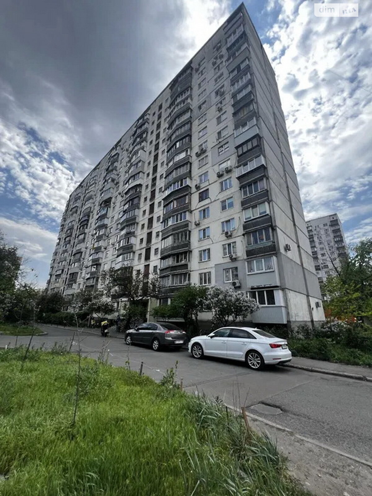 Продажа трехкомнатной квартиры в Киеве, на ул. Пантелеймона Кулиша 15, район Левобережный Масив фото 1 Продажа трехкомнатной квартиры в Киеве, на ул. Пантелеймона Кулиша 15, район Левобережный Масив фото 1