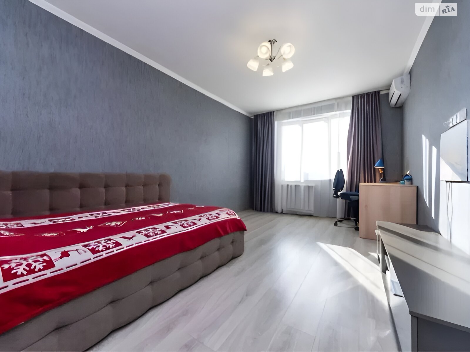Продаж трикімнатної квартири в Києві, на пл. Пантелеймона Куліша 19, район Лівобережний Масив фото 1 Продаж трикімнатної квартири в Києві, на пл. Пантелеймона Куліша 19, район Лівобережний Масив фото 1