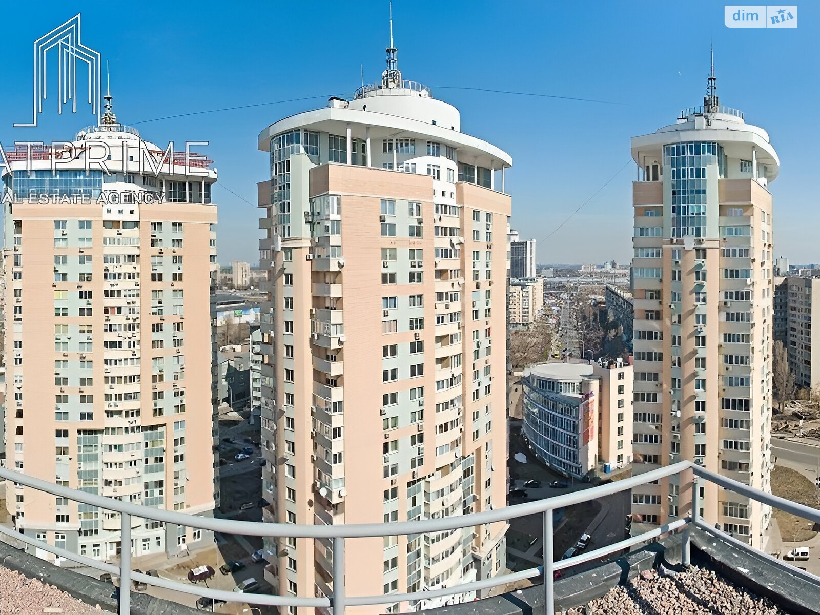 Продажа трехкомнатной квартиры в Киеве, на ул. Раисы Окипной 10, район Левобережный Масив фото 1 Продажа трехкомнатной квартиры в Киеве, на ул. Раисы Окипной 10, район Левобережный Масив фото 1