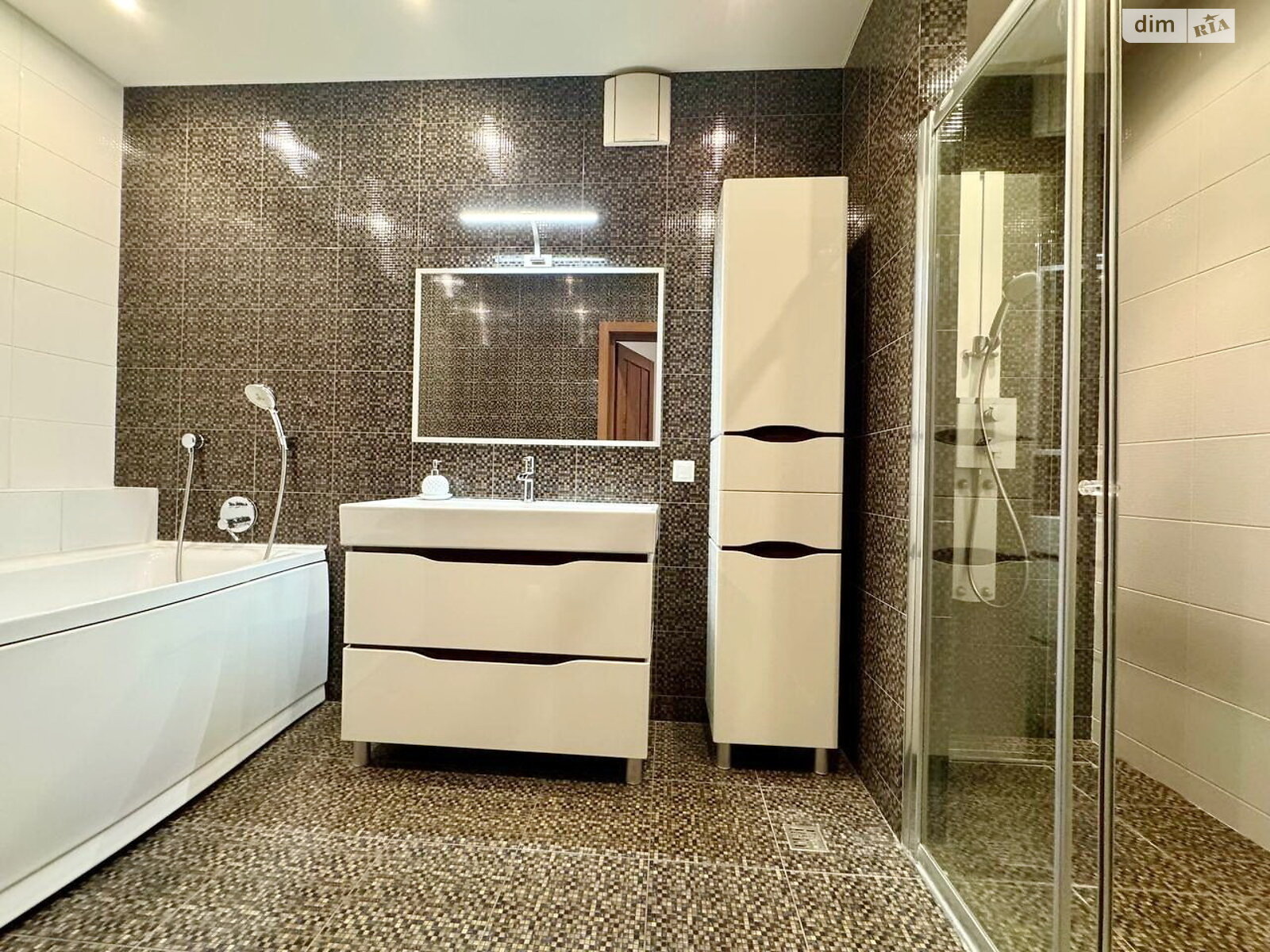 Продажа четырехкомнатной квартиры в Киеве, на ул. Раисы Окипной 10, кв. 38, район Левобережный Масив фото 1 Продажа четырехкомнатной квартиры в Киеве, на ул. Раисы Окипной 10, кв. 38, район Левобережный Масив фото 1