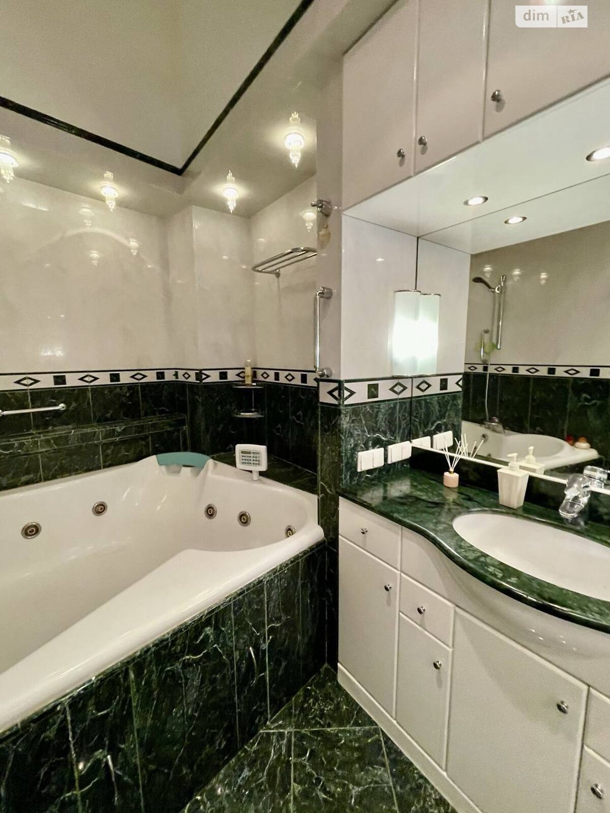 Продажа двухкомнатной квартиры в Киеве, на ул. Архитектора Городецкого 10, район Липки фото 1