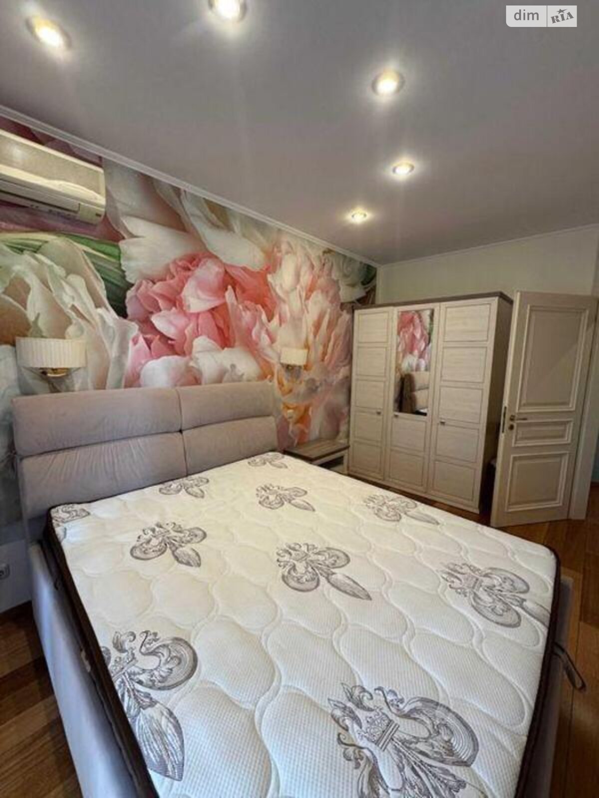 Продажа двухкомнатной квартиры в Киеве, на ул. Архитектора Городецкого 9, район Липки фото 1