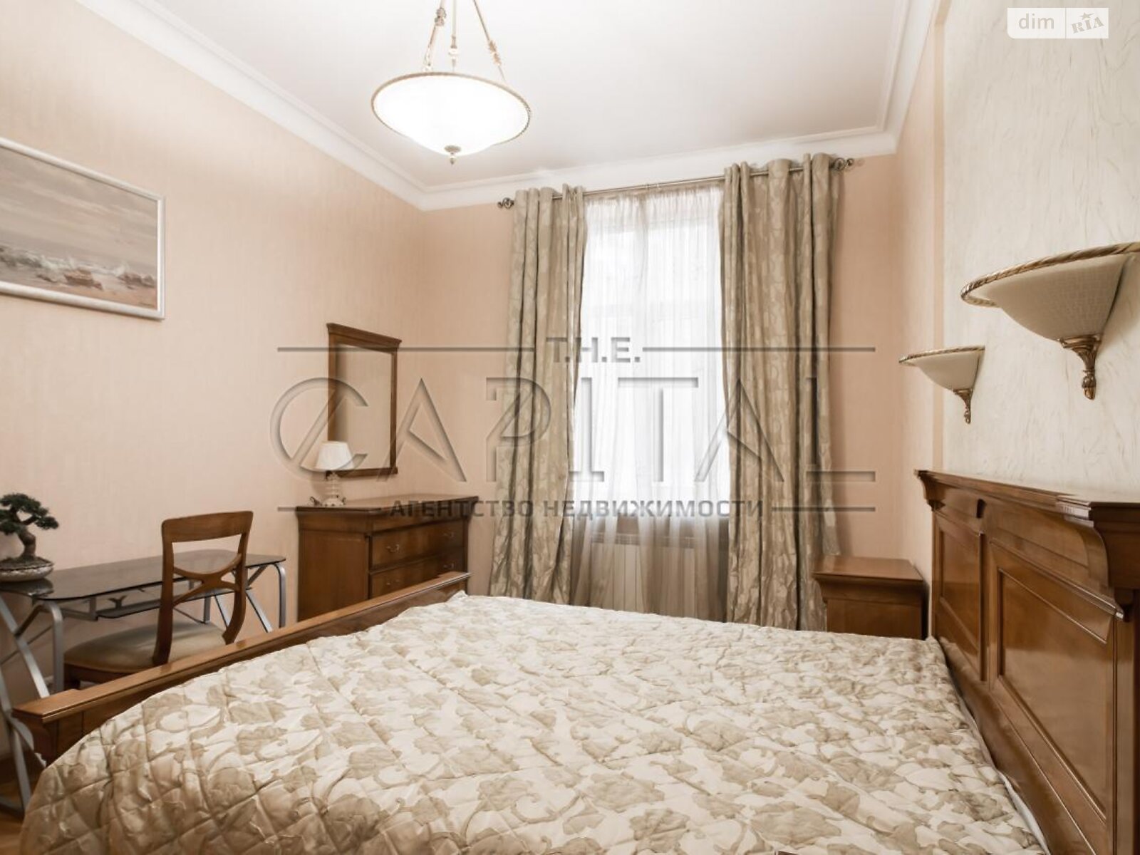 Продажа двухкомнатной квартиры в Киеве, на ул. Банковая 1/10, район Печерский фото 1 Продажа двухкомнатной квартиры в Киеве, на ул. Банковая 1/10, район Печерский фото 1