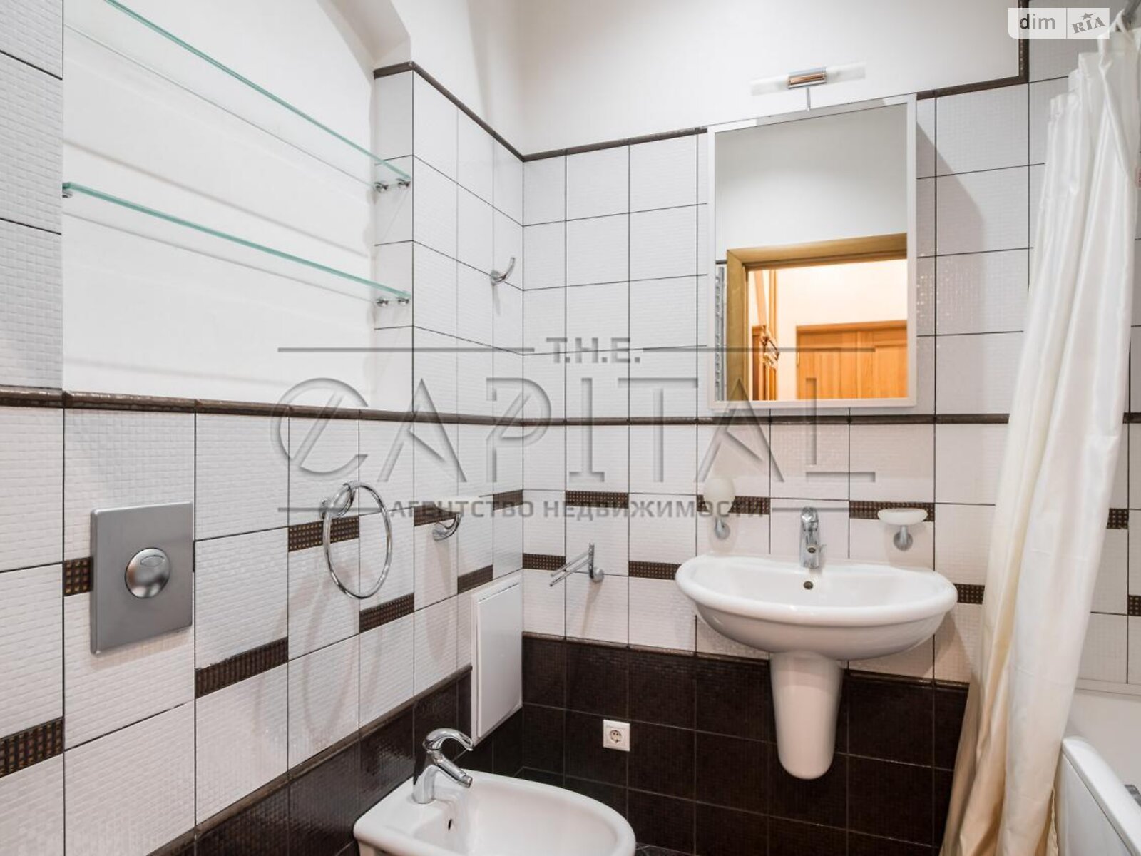 Продажа двухкомнатной квартиры в Киеве, на ул. Банковая 1/10, район Печерский фото 1 Продажа двухкомнатной квартиры в Киеве, на ул. Банковая 1/10, район Печерский фото 1