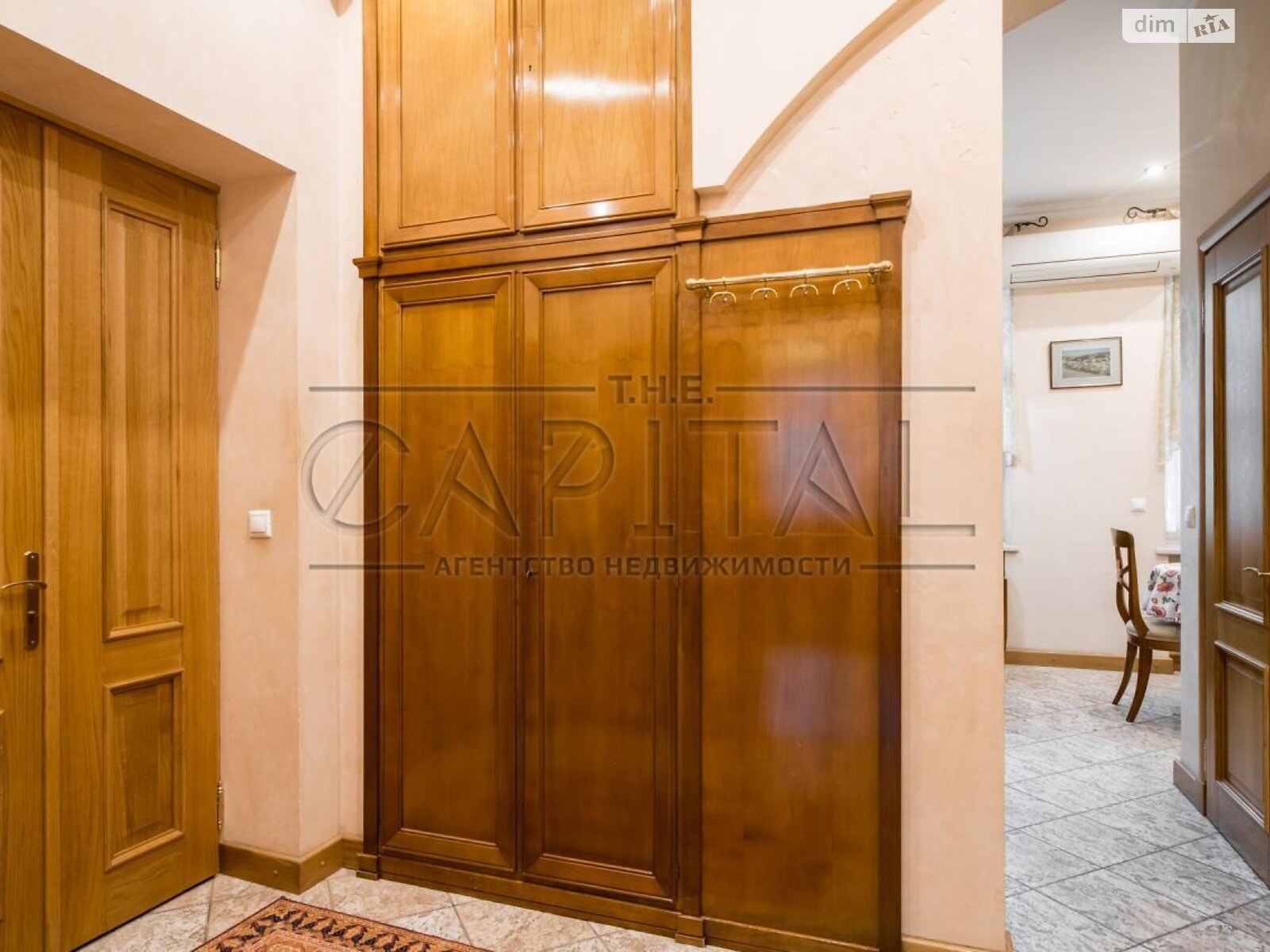 Продажа двухкомнатной квартиры в Киеве, на ул. Банковая 1/10, район Печерский фото 1 Продажа двухкомнатной квартиры в Киеве, на ул. Банковая 1/10, район Печерский фото 1