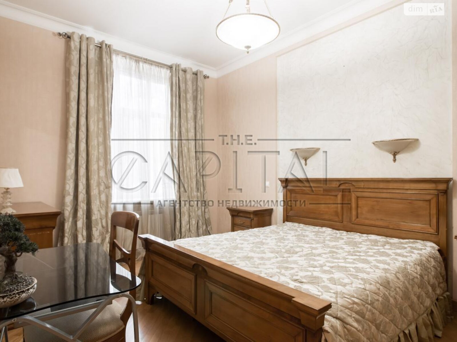 Продажа двухкомнатной квартиры в Киеве, на ул. Банковая 1/10, район Печерский фото 1 Продажа двухкомнатной квартиры в Киеве, на ул. Банковая 1/10, район Печерский фото 1