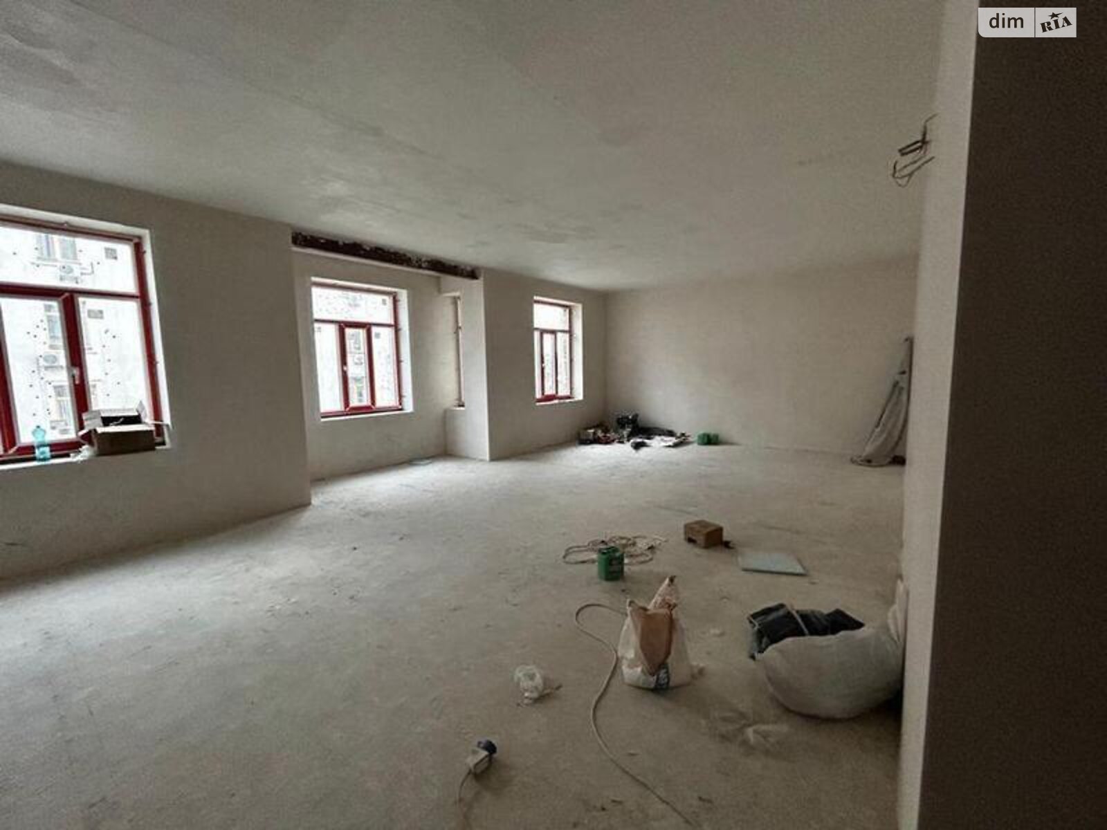 Продаж трикімнатної квартири в Києві, на вул. Банкова 3, район Липки фото 1 Продаж трикімнатної квартири в Києві, на вул. Банкова 3, район Липки фото 1