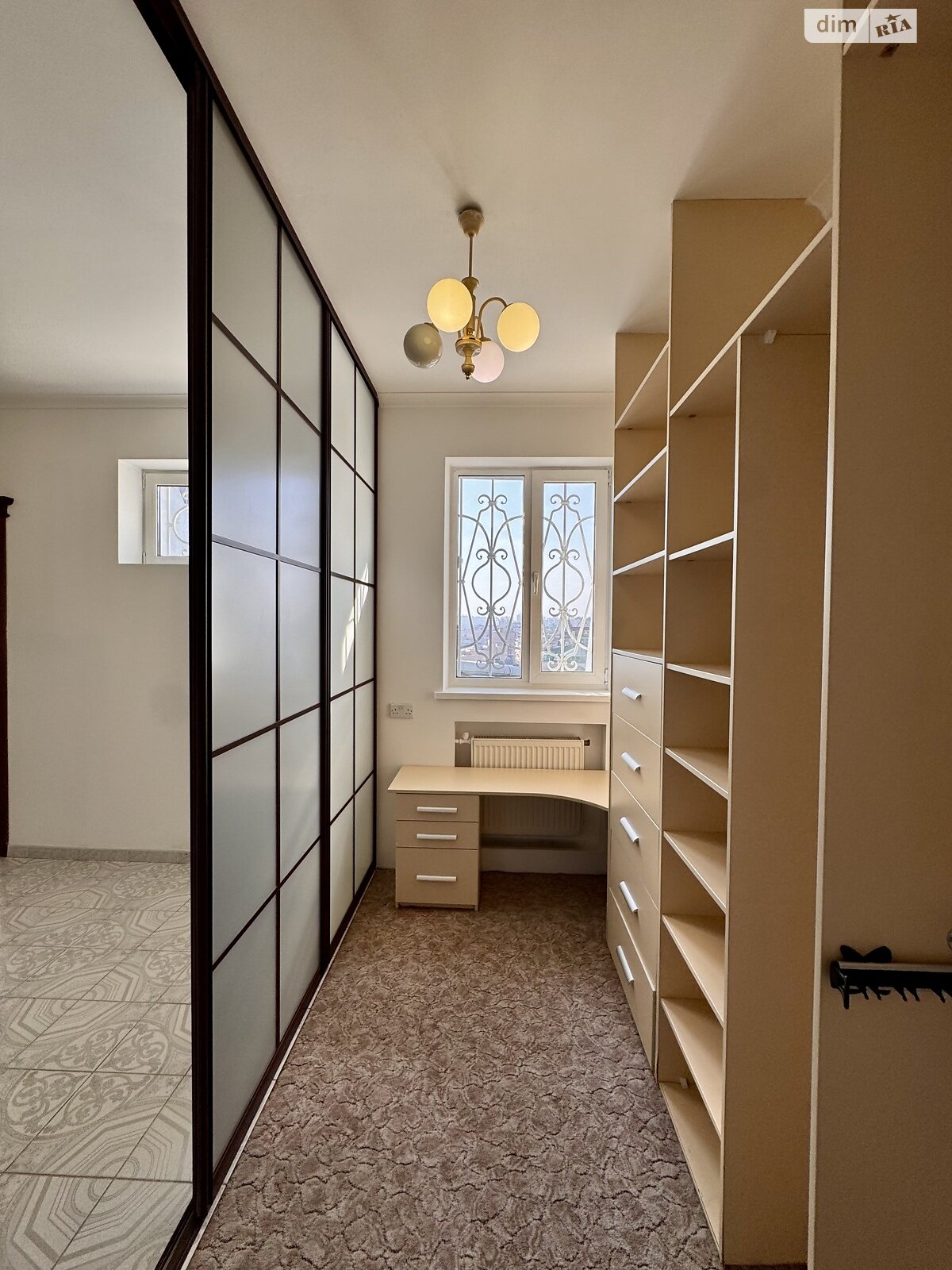 Продаж шестикімнатної квартири в Києві, на вул. Дарвіна 6, район Липки фото 1 Продаж шестикімнатної квартири в Києві, на вул. Дарвіна 6, район Липки фото 1