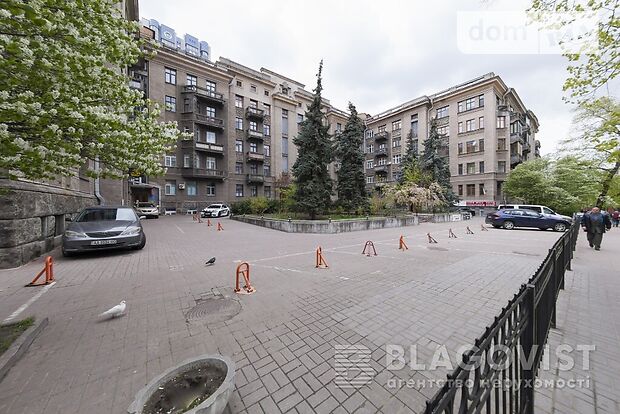 Продажа трехкомнатной квартиры в Киеве, на ул. Институтская 16 район Липки фото 1 Продажа трехкомнатной квартиры в Киеве, на ул. Институтская 16 район Липки фото 1