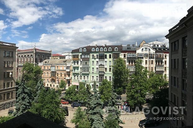 Продажа трехкомнатной квартиры в Киеве, на ул. Институтская 16 район Липки фото 1 Продажа трехкомнатной квартиры в Киеве, на ул. Институтская 16 район Липки фото 1