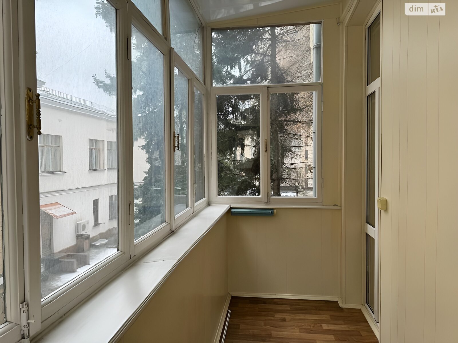 Продаж трикімнатної квартири в Києві, на вул. Інститутська 19В, район Липки фото 1 Продаж трикімнатної квартири в Києві, на вул. Інститутська 19В, район Липки фото 1