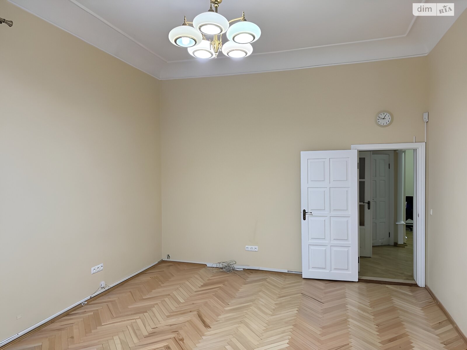 Продаж трикімнатної квартири в Києві, на вул. Інститутська 19В, район Липки фото 1 Продаж трикімнатної квартири в Києві, на вул. Інститутська 19В, район Липки фото 1