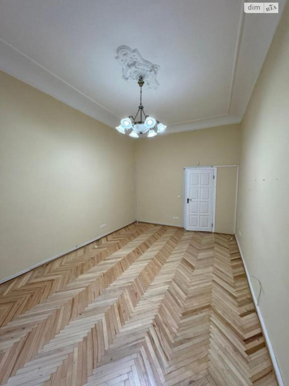 Продаж трикімнатної квартири в Києві, на вул. Інститутська 19В, район Липки фото 1 Продаж трикімнатної квартири в Києві, на вул. Інститутська 19В, район Липки фото 1