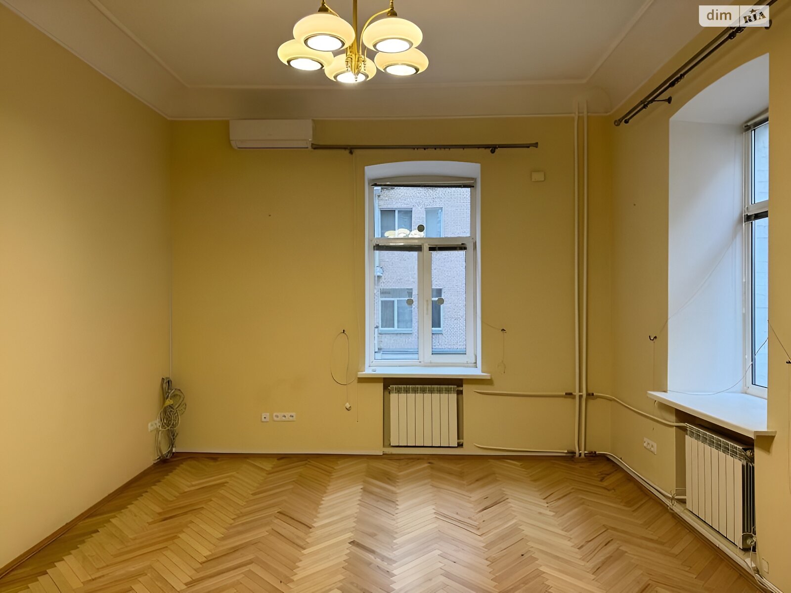 Продаж трикімнатної квартири в Києві, на вул. Інститутська 19В, район Липки фото 1 Продаж трикімнатної квартири в Києві, на вул. Інститутська 19В, район Липки фото 1