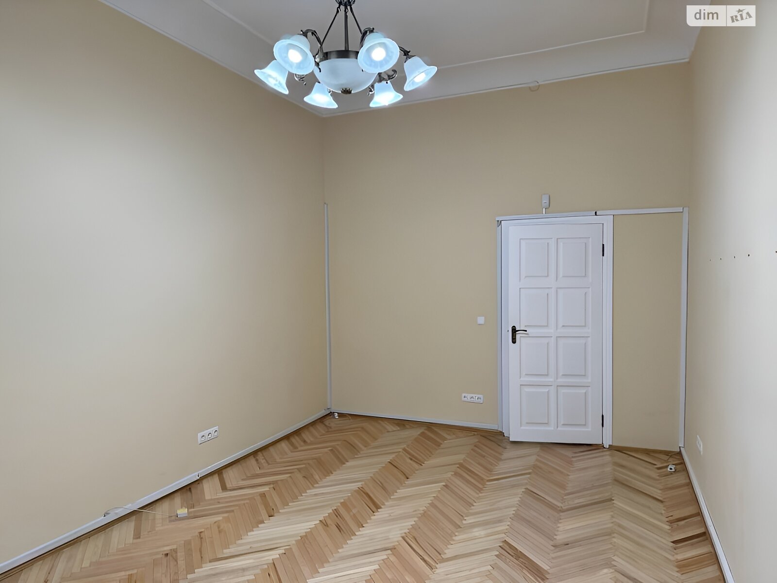 Продаж трикімнатної квартири в Києві, на вул. Інститутська 19В, район Липки фото 1 Продаж трикімнатної квартири в Києві, на вул. Інститутська 19В, район Липки фото 1