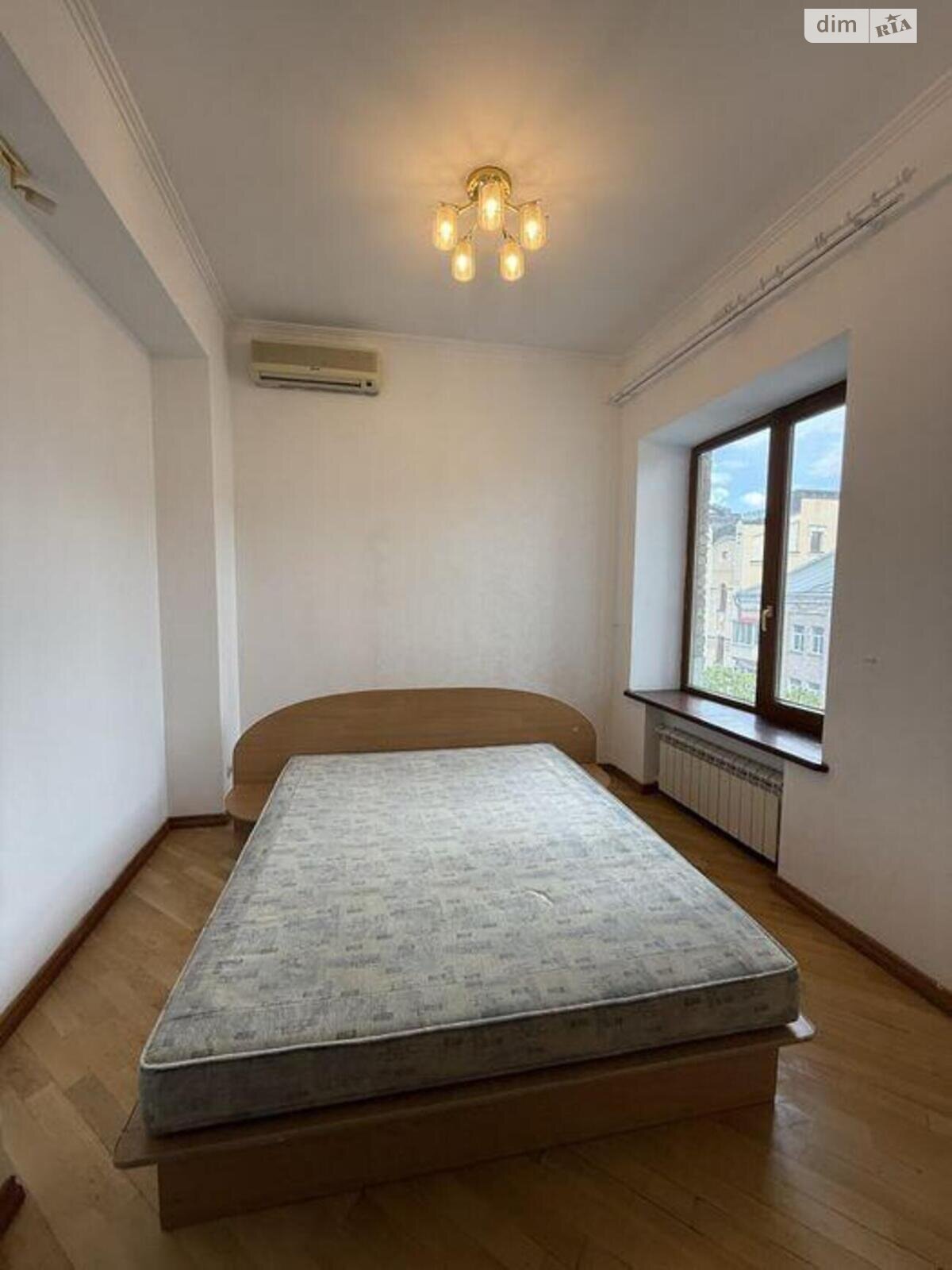 Продажа трехкомнатной квартиры в Киеве, на ул. Институтская 15/5, район Липки фото 1 Продажа трехкомнатной квартиры в Киеве, на ул. Институтская 15/5, район Липки фото 1