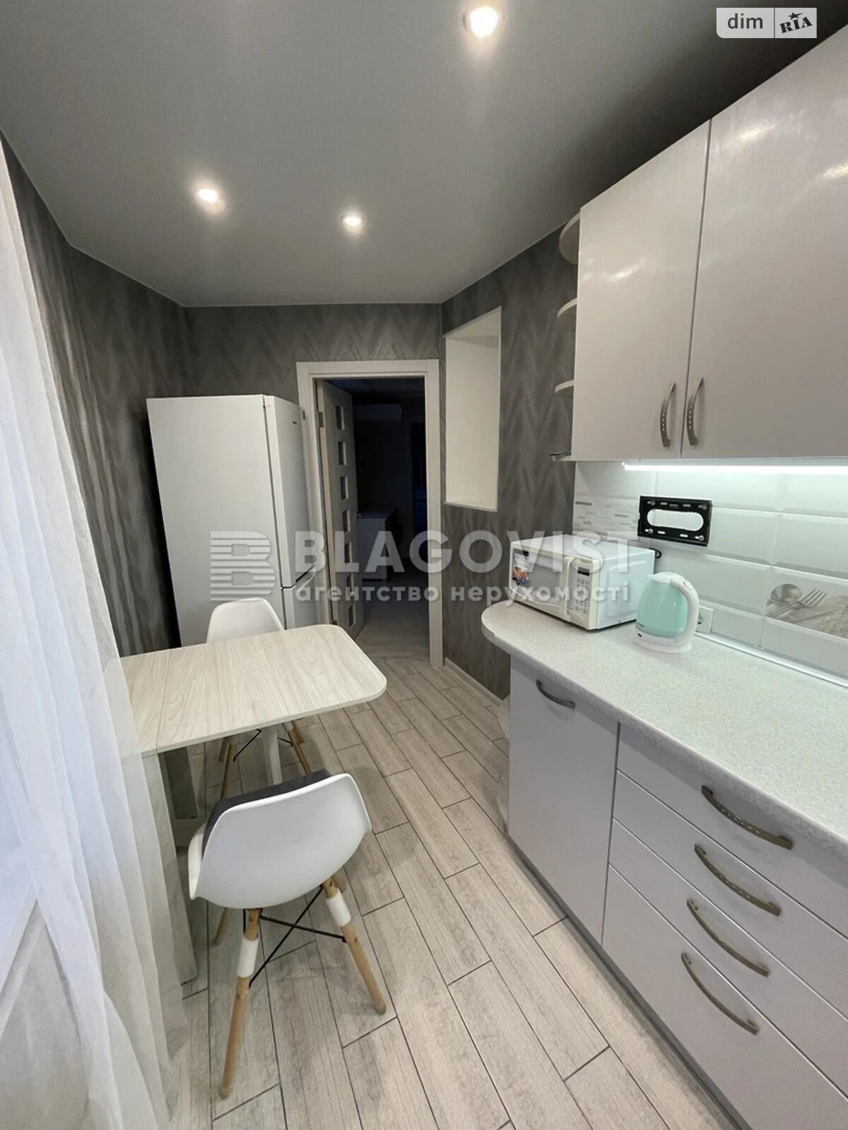 Продаж двокімнатної квартири в Києві, на узвіз Кловський 12А, район Липки фото 1 Продаж двокімнатної квартири в Києві, на узвіз Кловський 12А, район Липки фото 1
