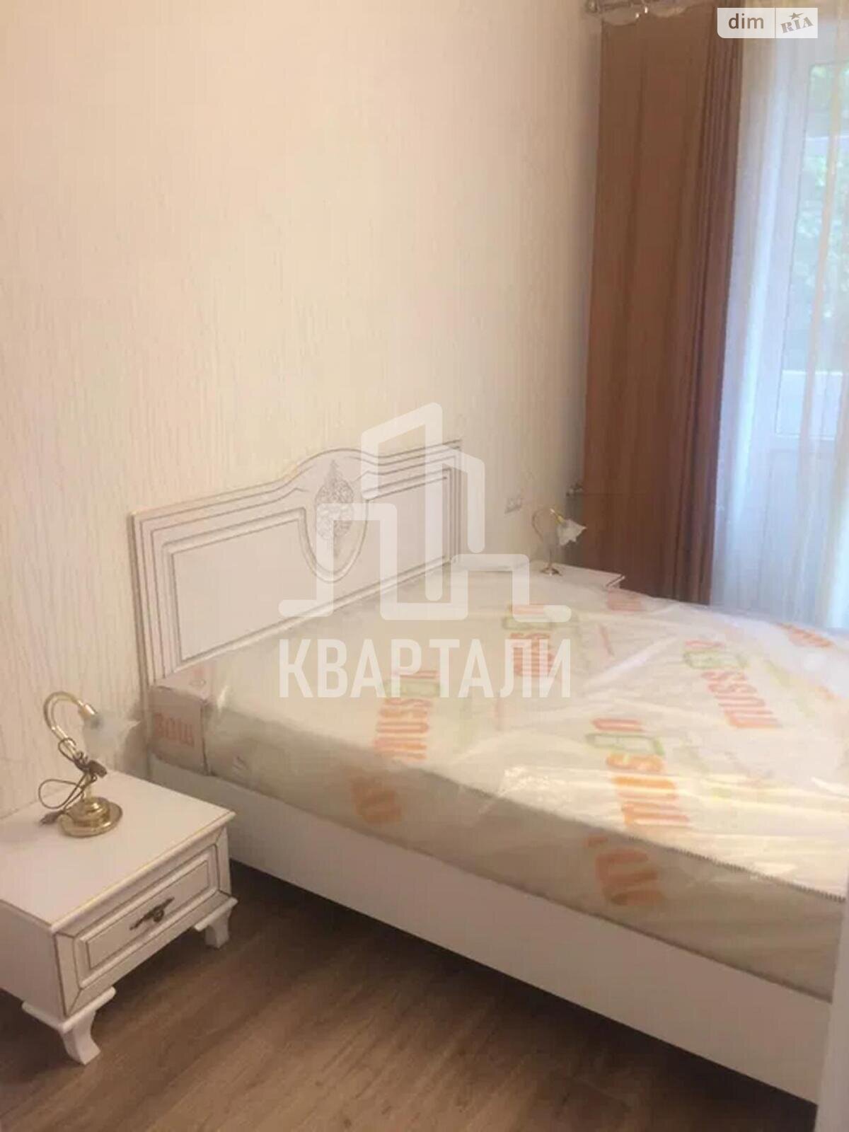 Продаж двокімнатної квартири в Києві, на пров. Кості Гордієнка 10, район Липки фото 1 Продаж двокімнатної квартири в Києві, на пров. Кості Гордієнка 10, район Липки фото 1