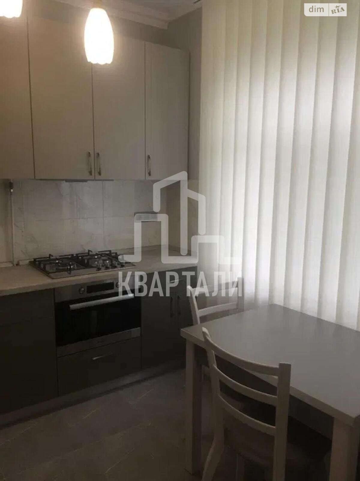 Продаж двокімнатної квартири в Києві, на пров. Кості Гордієнка 10, район Липки фото 1 Продаж двокімнатної квартири в Києві, на пров. Кості Гордієнка 10, район Липки фото 1