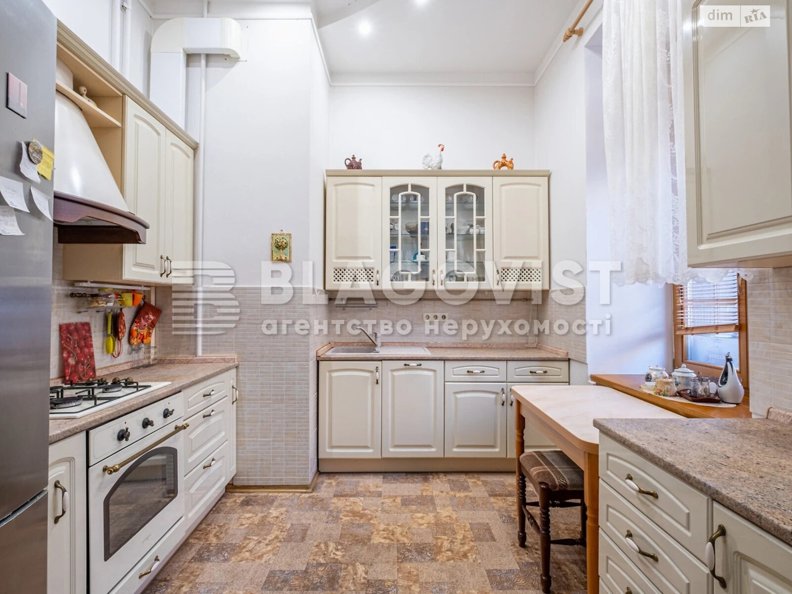 Продажа трехкомнатной квартиры в Киеве, на ул. Крещатик 15, район Липки фото 1 Продажа трехкомнатной квартиры в Киеве, на ул. Крещатик 15, район Липки фото 1