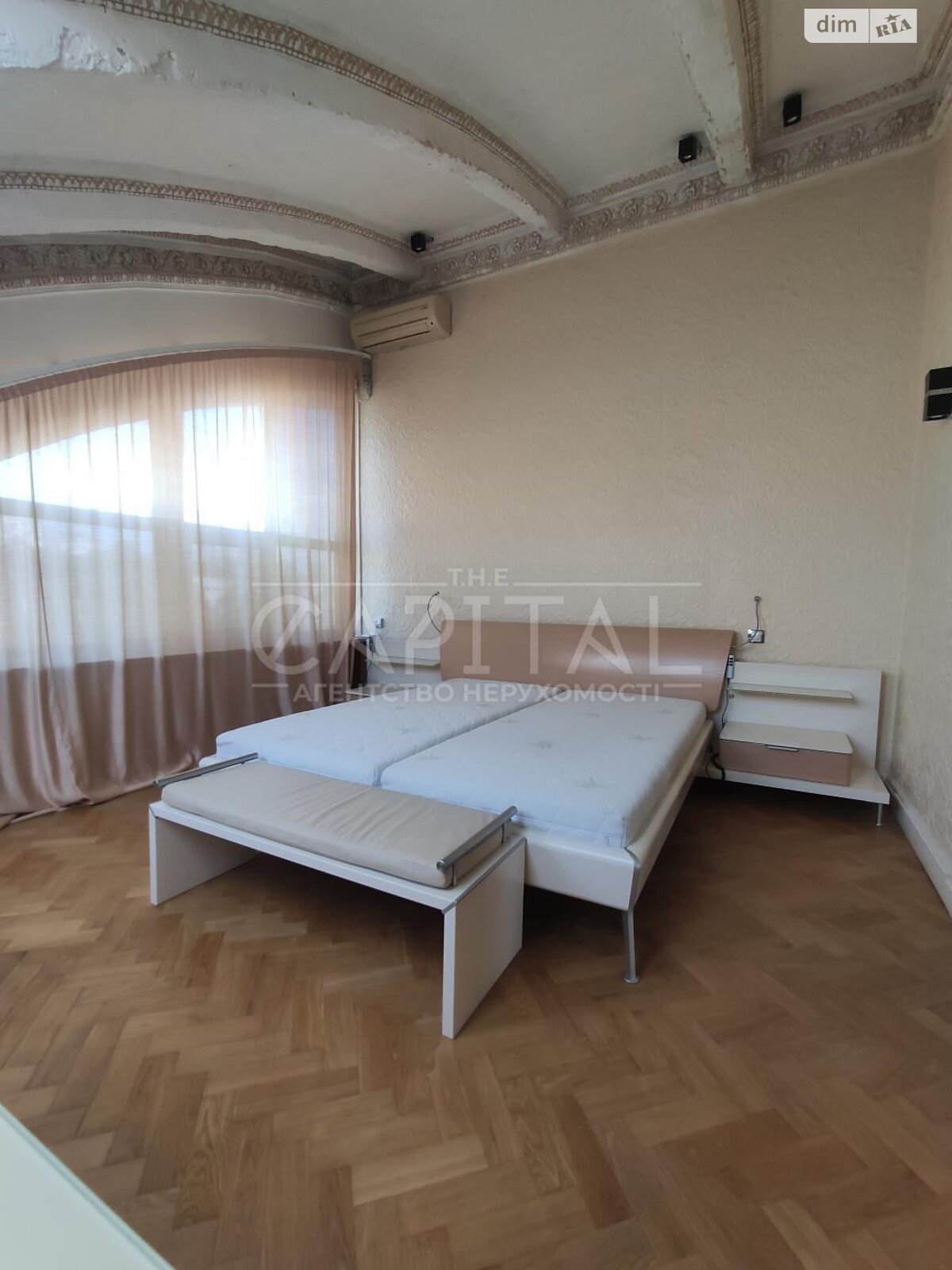 Продаж трикімнатної квартири в Києві, на вул. Кропивницького 8, район Липки фото 1 Продаж трикімнатної квартири в Києві, на вул. Кропивницького 8, район Липки фото 1