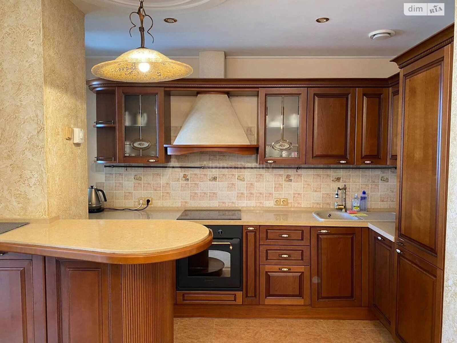 Продаж трикімнатної квартири в Києві, на вул. Кропивницького 8, район Липки фото 1 Продаж трикімнатної квартири в Києві, на вул. Кропивницького 8, район Липки фото 1