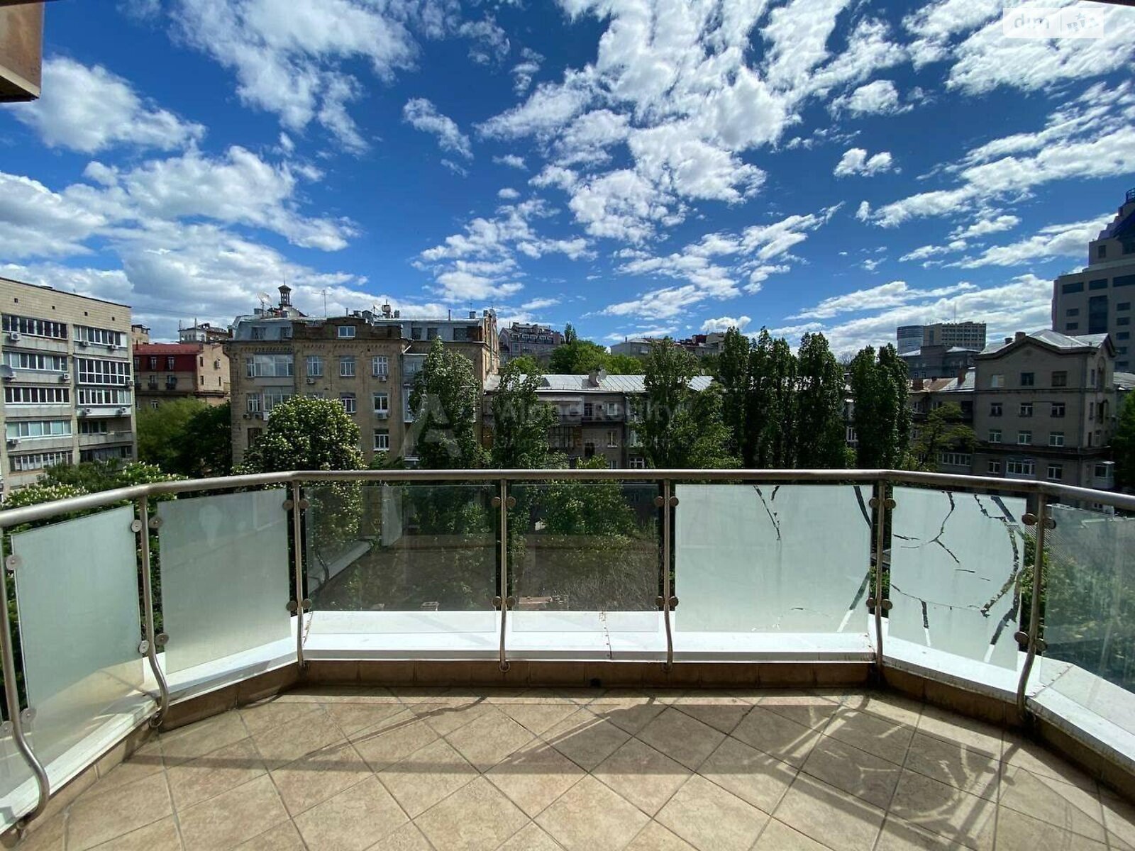 Продаж трикімнатної квартири в Києві, на вул. Кропивницького 8, район Липки фото 1 Продаж трикімнатної квартири в Києві, на вул. Кропивницького 8, район Липки фото 1