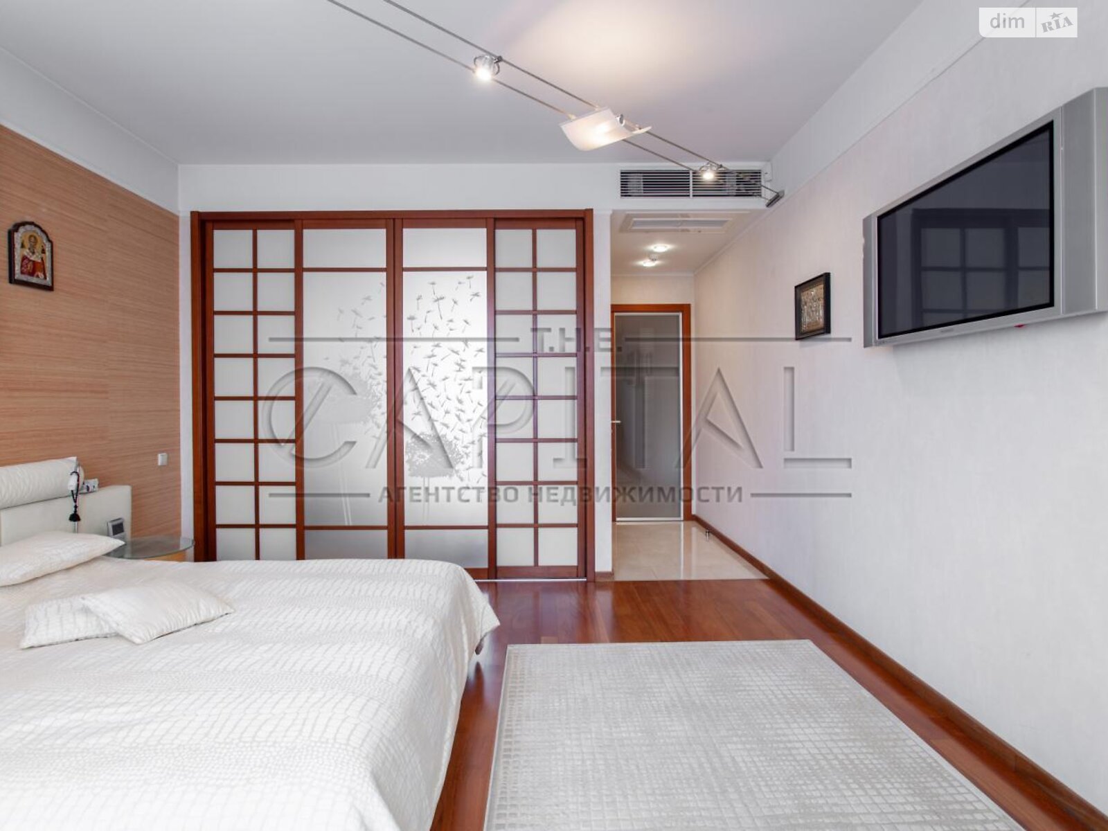 Продаж чотирикімнатної квартири в Києві, на вул. Кропивницького 10, район Липки фото 1 Продаж чотирикімнатної квартири в Києві, на вул. Кропивницького 10, район Липки фото 1