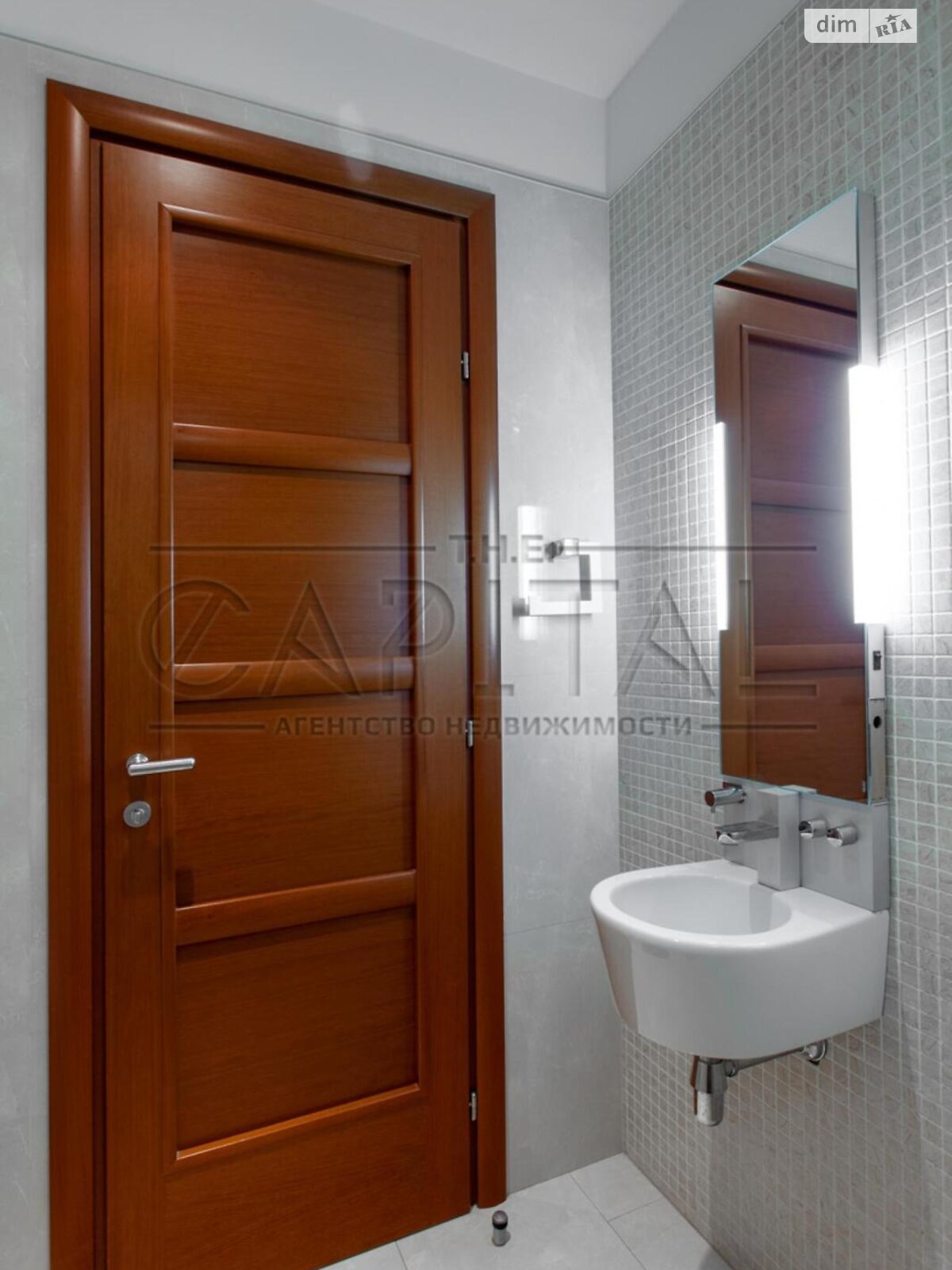 Продаж чотирикімнатної квартири в Києві, на вул. Кропивницького 10, район Липки фото 1 Продаж чотирикімнатної квартири в Києві, на вул. Кропивницького 10, район Липки фото 1