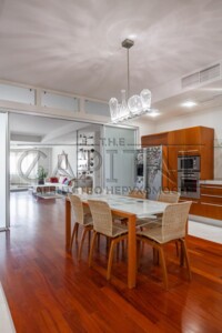 Продаж чотирикімнатної квартири в Києві, на вул. Кропивницького 10, район Липки фото 2 Продаж чотирикімнатної квартири в Києві, на вул. Кропивницького 10, район Липки фото 2