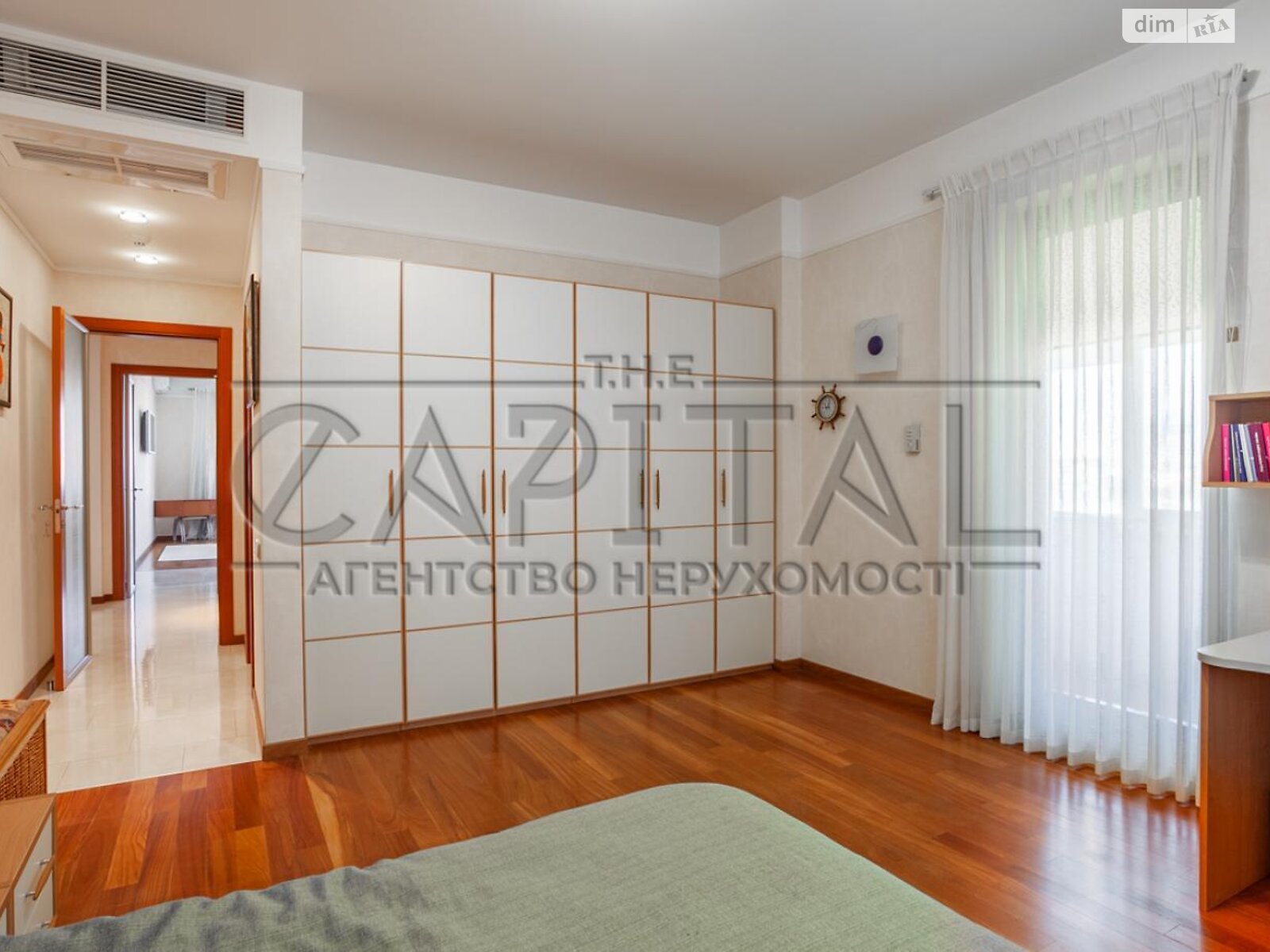 Продаж чотирикімнатної квартири в Києві, на вул. Кропивницького 10, район Липки фото 1 Продаж чотирикімнатної квартири в Києві, на вул. Кропивницького 10, район Липки фото 1