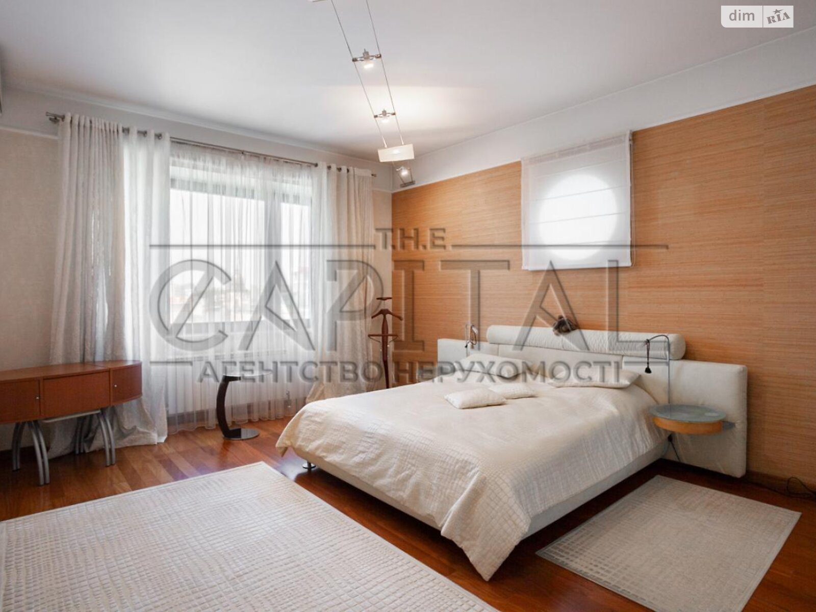 Продаж чотирикімнатної квартири в Києві, на вул. Кропивницького 10, район Липки фото 1 Продаж чотирикімнатної квартири в Києві, на вул. Кропивницького 10, район Липки фото 1