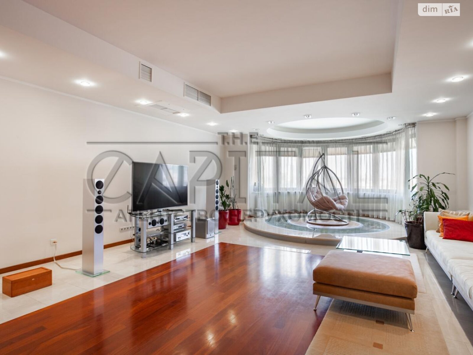 Продаж чотирикімнатної квартири в Києві, на вул. Кропивницького 10, район Липки фото 1 Продаж чотирикімнатної квартири в Києві, на вул. Кропивницького 10, район Липки фото 1