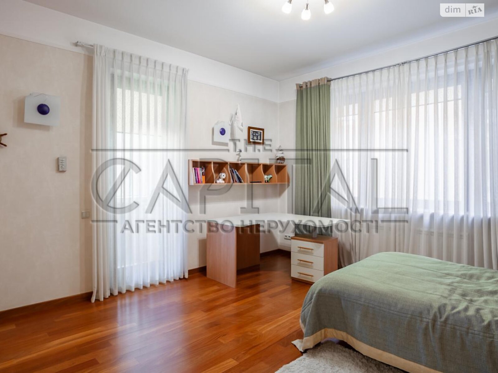 Продаж чотирикімнатної квартири в Києві, на вул. Кропивницького 10, район Липки фото 1 Продаж чотирикімнатної квартири в Києві, на вул. Кропивницького 10, район Липки фото 1