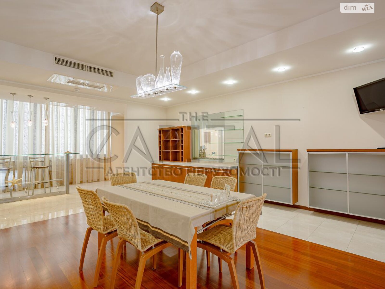 Продаж чотирикімнатної квартири в Києві, на вул. Кропивницького 10, район Липки фото 1